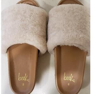 BEEK SHEARLING UPPER SANDAL SIZE 8 / Creme / Tan
